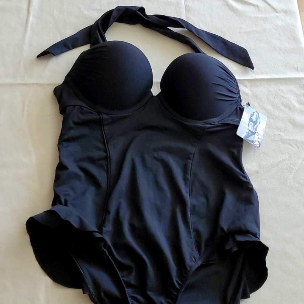 NWT Victorias Secret Miraculous Bombshell Push-up Halter bathing suit Size 34A